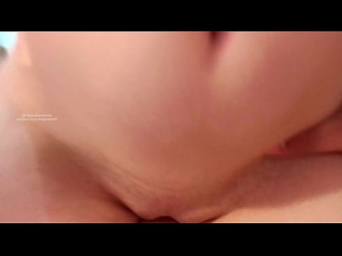 ❤️ Je dormais dans la chambre de ma sœur et je me suis réveillé comme ça. ❤️❌ Porno at us ❌
