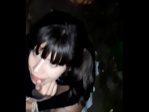 ❤️ Dans la rue, le pénis gonflé en échange de bonbons ❤️❌ Porno at us ❌